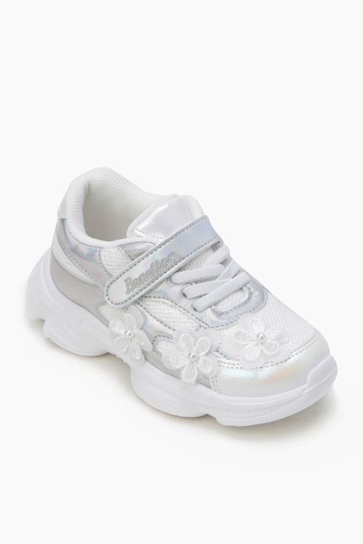 https://img.benettonmall.com/PARTS/KO/26S/QCSH03611WH_MB_D1.jpg?cb=1777565229