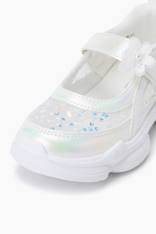 https://img.benettonmall.com/PARTS/KO/26S/QCSH07631WH_MB_D2.jpg?cb=1777565229