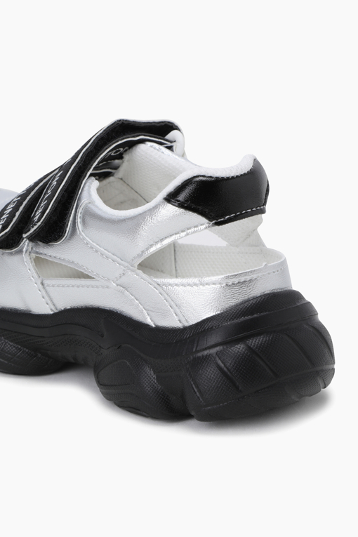 https://img.benettonmall.com/PARTS/KO/26S/QCSH10631SI_MB_D4.jpg?cb=1777565229