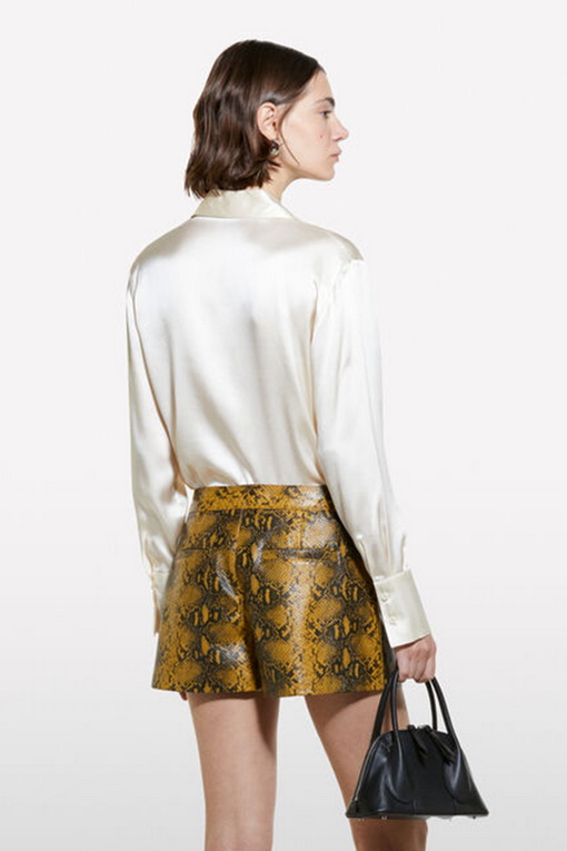 https://img.benettonmall.com/PARTS/KS/24F/5Q6WLQ05ECR_MB_D2.jpg