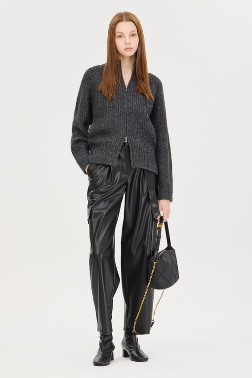 https://img.benettonmall.com/PARTS/KS/24F/SAKC32461CG_MB_D5.jpg
