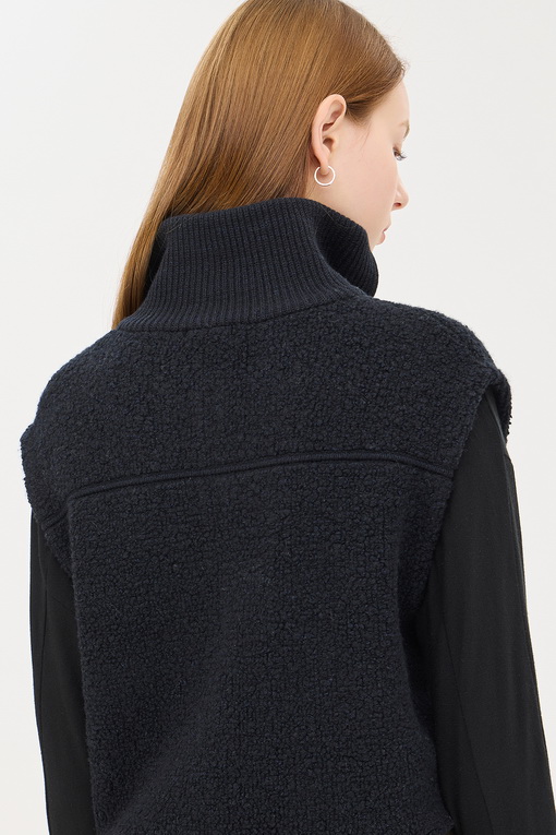https://img.benettonmall.com/PARTS/KS/24F/SAKC40461BK_MB_D4.jpg