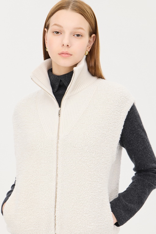 https://img.benettonmall.com/PARTS/KS/24F/SAKC40461LG_MB_D3.jpg