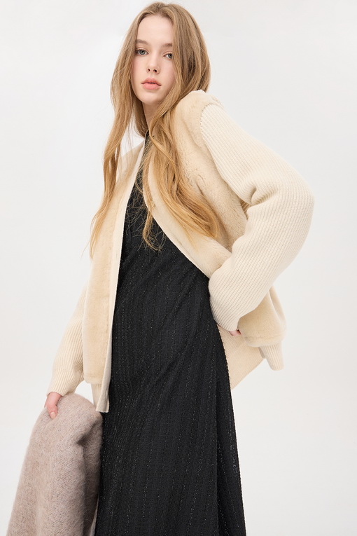 https://img.benettonmall.com/PARTS/KS/24F/SAKC44461BE_MB_D3.jpg