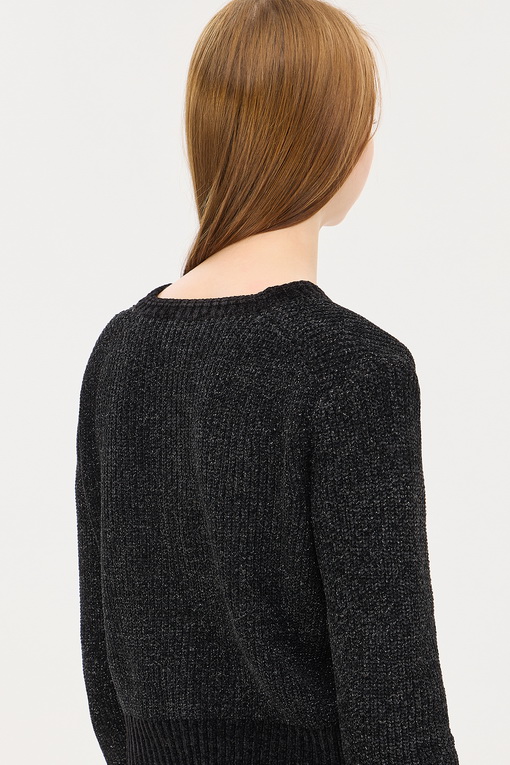 https://img.benettonmall.com/PARTS/KS/24F/SAKC45461BK_MB_D4.jpg
