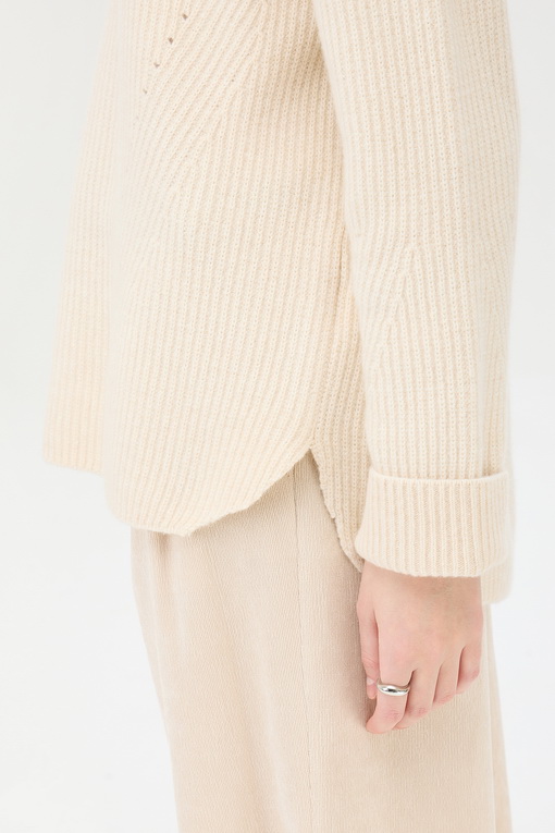 https://img.benettonmall.com/PARTS/KS/24F/SAKP34461BE_MB_D4.jpg
