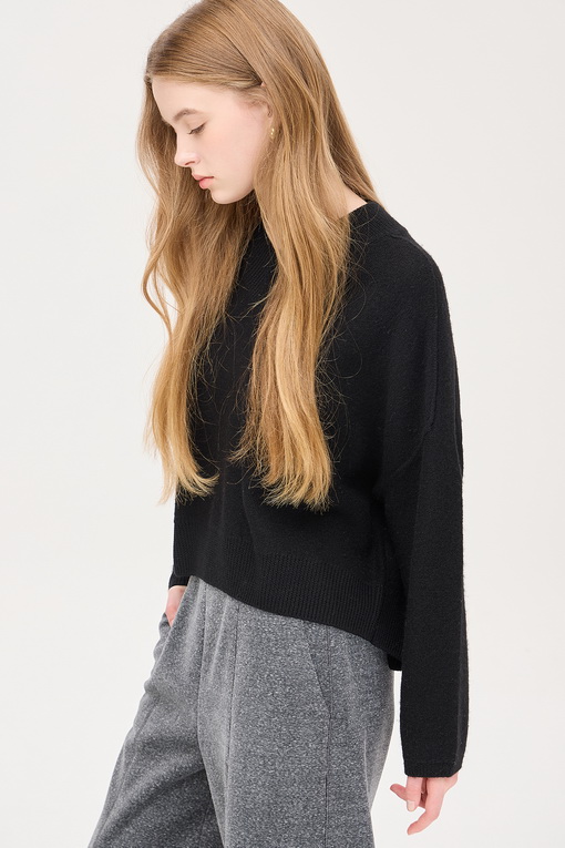 https://img.benettonmall.com/PARTS/KS/24F/SAKP46461BK_MB_D2.jpg