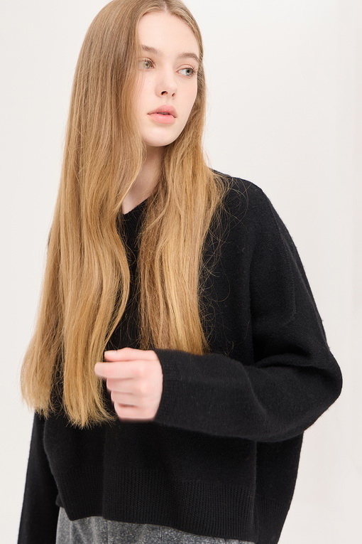 https://img.benettonmall.com/PARTS/KS/24F/SAKP46461BK_MB_D3.jpg