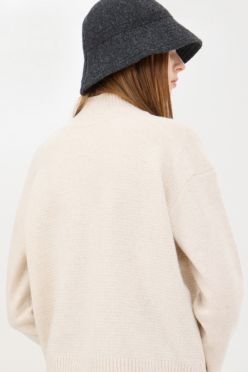 https://img.benettonmall.com/PARTS/KS/24F/SAKP68461BE_MB_D4.jpg