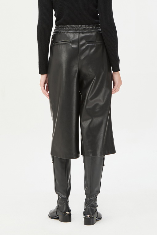 https://img.benettonmall.com/PARTS/KS/24F/SAPT39461BK_MB_D2.jpg