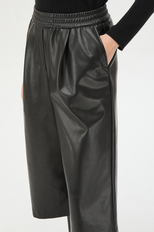 https://img.benettonmall.com/PARTS/KS/24F/SAPT39461BK_MB_D3.jpg