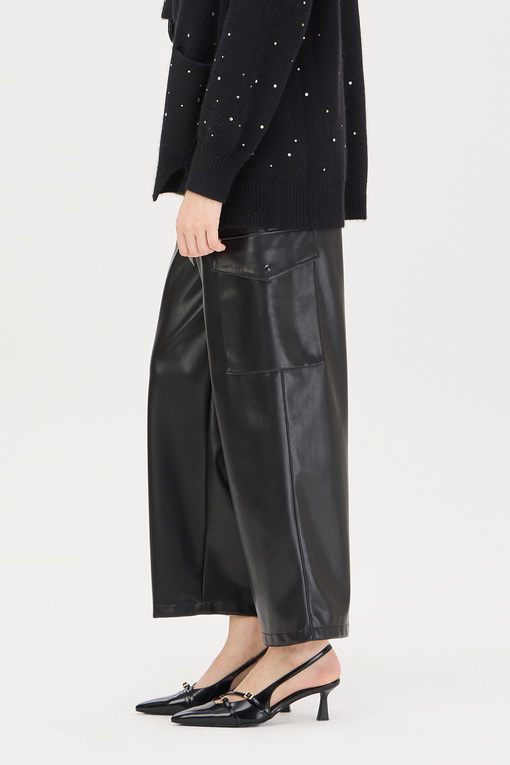 https://img.benettonmall.com/PARTS/KS/24F/SAPT40461BK_MB_D1.jpg