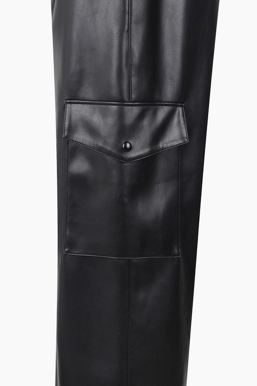 https://img.benettonmall.com/PARTS/KS/24F/SAPT40461BK_MB_D13.jpg