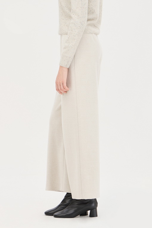 https://img.benettonmall.com/PARTS/KS/24F/SAPT42461BG_MB_D1.jpg