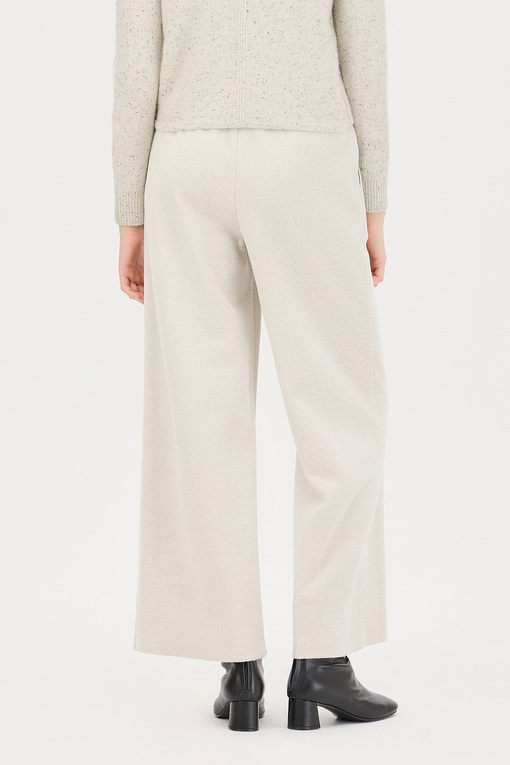 https://img.benettonmall.com/PARTS/KS/24F/SAPT42461BG_MB_D2.jpg