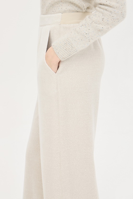 https://img.benettonmall.com/PARTS/KS/24F/SAPT42461BG_MB_D4.jpg