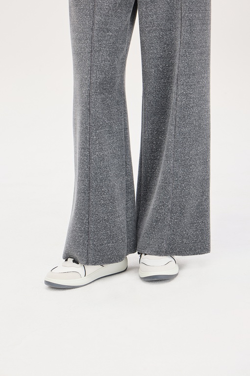 https://img.benettonmall.com/PARTS/KS/24F/SAPT42461GR_MB_D4.jpg