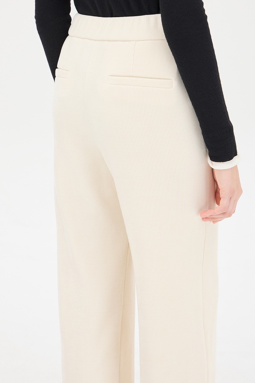 https://img.benettonmall.com/PARTS/KS/24F/SAPT43461CR_MB_D4.jpg