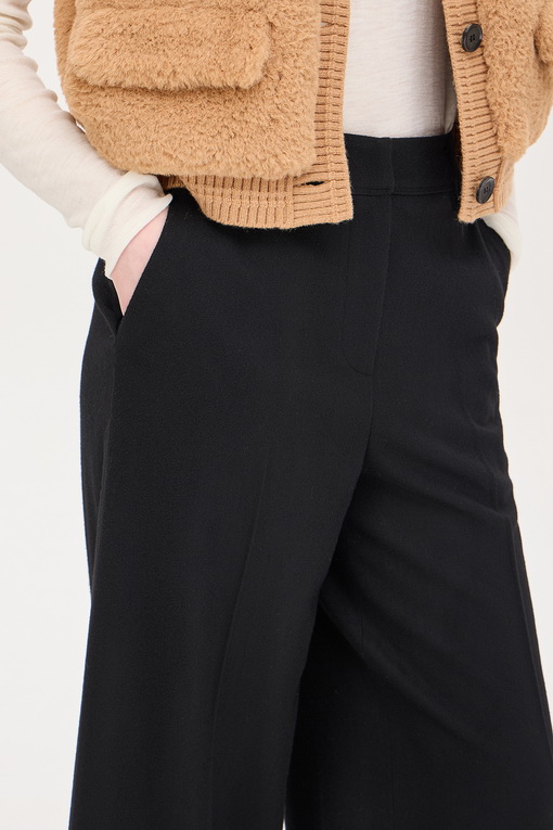 https://img.benettonmall.com/PARTS/KS/24F/SAPT44461BK_MB_D3.jpg
