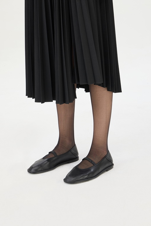 https://img.benettonmall.com/PARTS/KS/24F/SASK33461BK_MB_D4.jpg