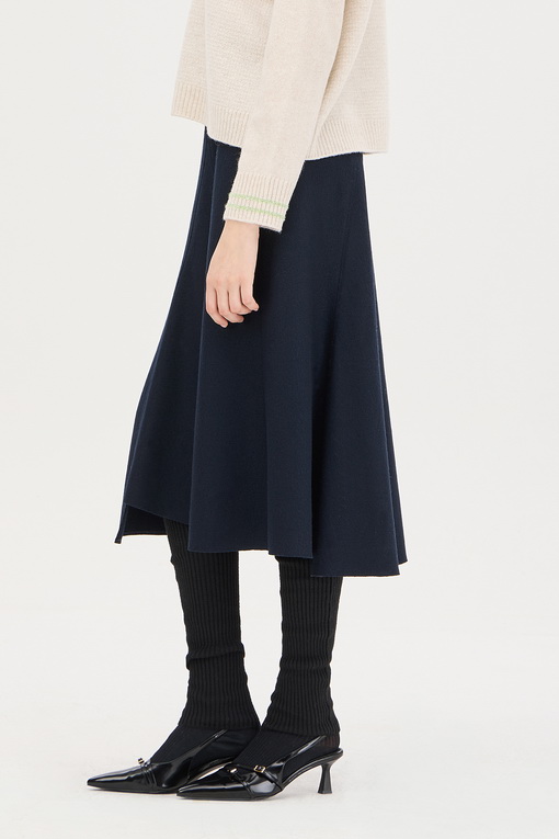 https://img.benettonmall.com/PARTS/KS/24F/SASK37461DN_MB_D1.jpg
