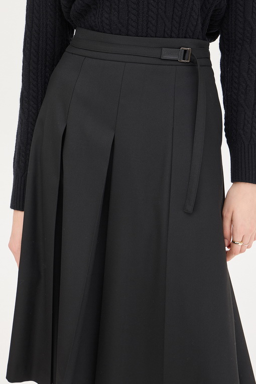 https://img.benettonmall.com/PARTS/KS/24F/SASK43461BK_MB_D3.jpg