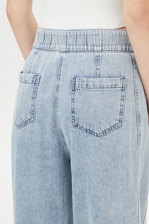 https://img.benettonmall.com/PARTS/KS/24S/SADP38431BL_MB_D4.jpg
