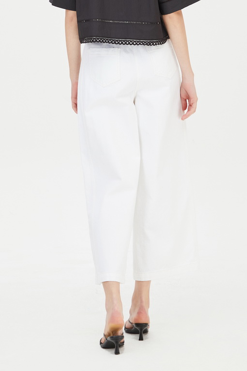 https://img.benettonmall.com/PARTS/KS/24S/SADP38431WH_MB_D2.jpg