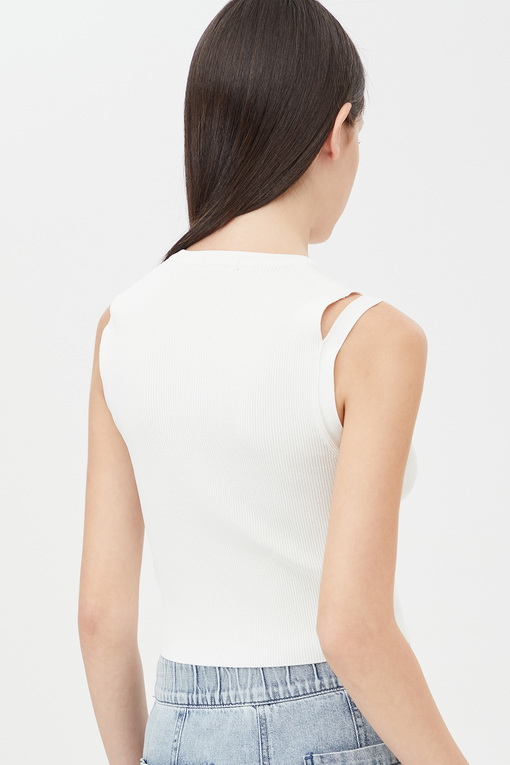 https://img.benettonmall.com/PARTS/KS/24S/SAKP42431IV_MB_D4.jpg