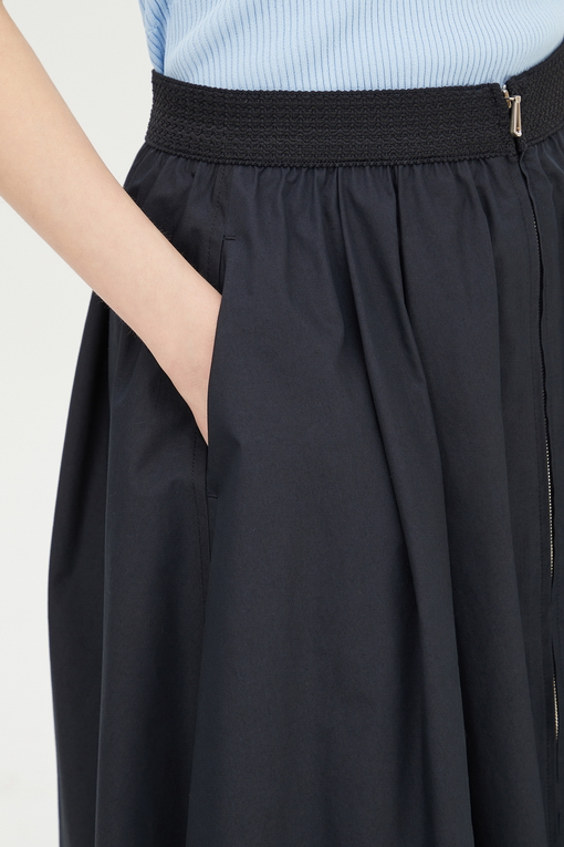 https://img.benettonmall.com/PARTS/KS/24S/SASK33431DN_MB_D4.jpg