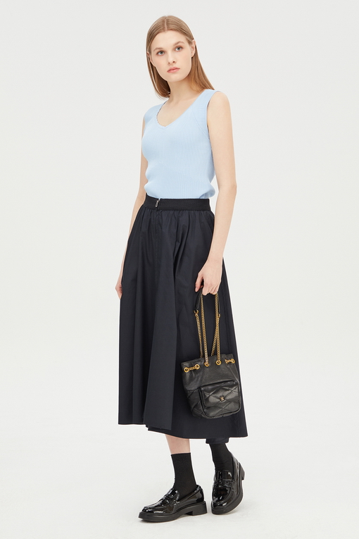 https://img.benettonmall.com/PARTS/KS/24S/SASK33431DN_MB_D5.jpg