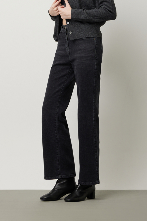 https://img.benettonmall.com/PARTS/KS/25F/SADP03541BK_MB_D1.jpg