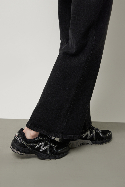 https://img.benettonmall.com/PARTS/KS/25F/SADP06541BK_MB_D4.jpg
