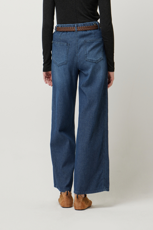https://img.benettonmall.com/PARTS/KS/25F/SADP31561BL_MB_D2.jpg