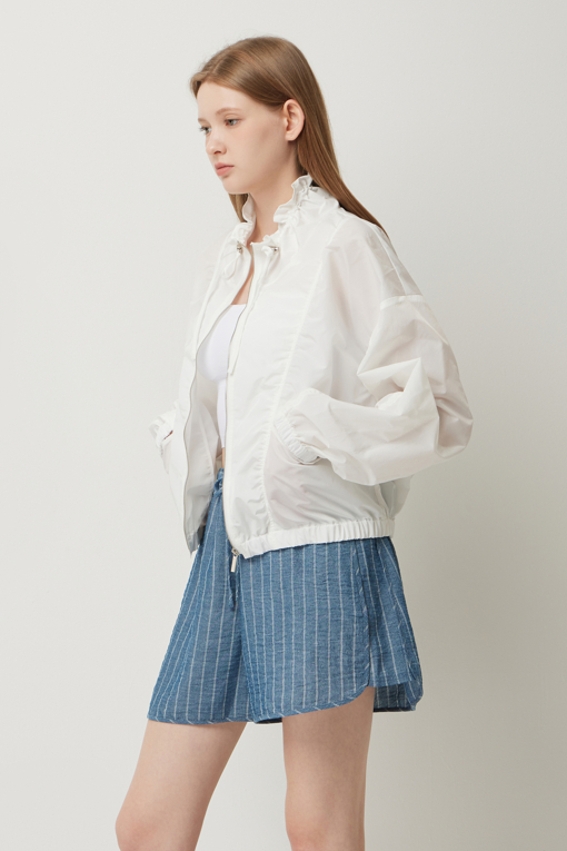 https://img.benettonmall.com/PARTS/KS/25F/SAJPE1541WH_MB_D1.jpg
