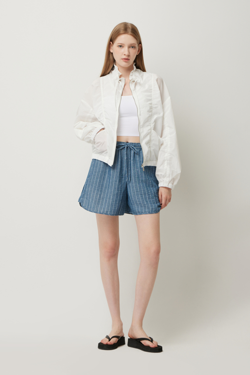 https://img.benettonmall.com/PARTS/KS/25F/SAJPE1541WH_MB_D5.jpg