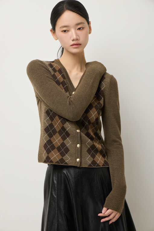 https://img.benettonmall.com/PARTS/KS/25F/SAKC09541BR_MB_D3.jpg