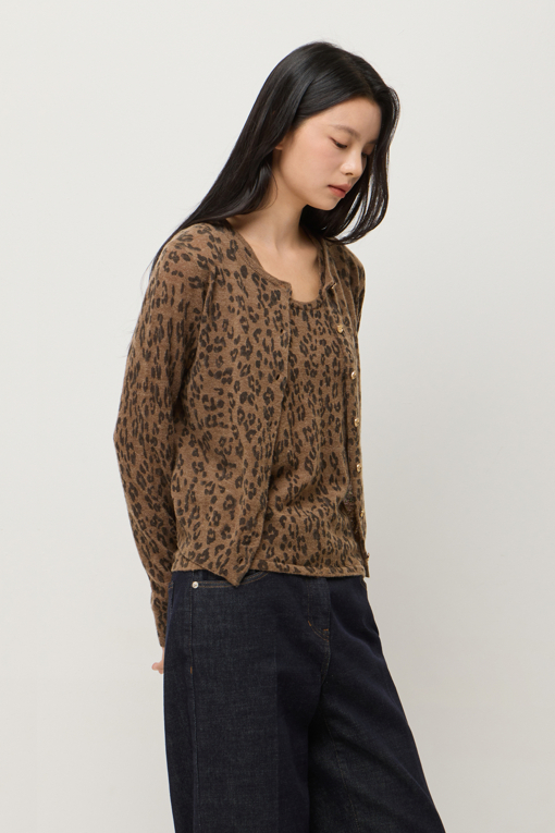 https://img.benettonmall.com/PARTS/KS/25F/SAKC36561BR_MB_D2.jpg