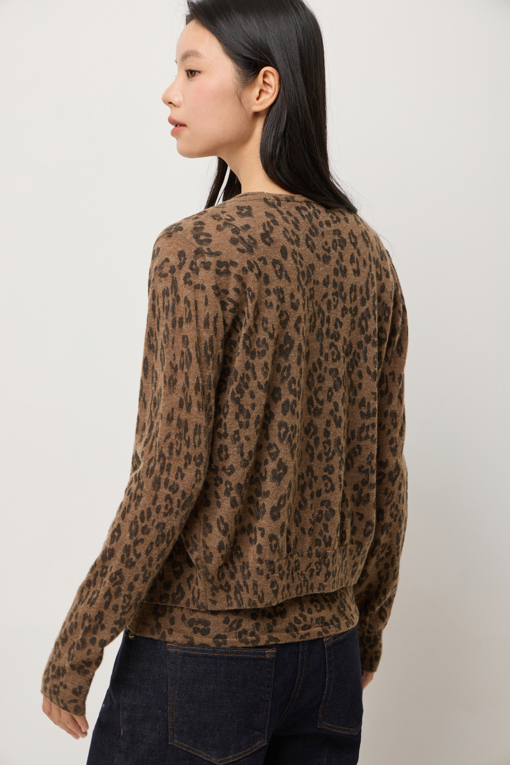 https://img.benettonmall.com/PARTS/KS/25F/SAKC36561BR_MB_D5.jpg