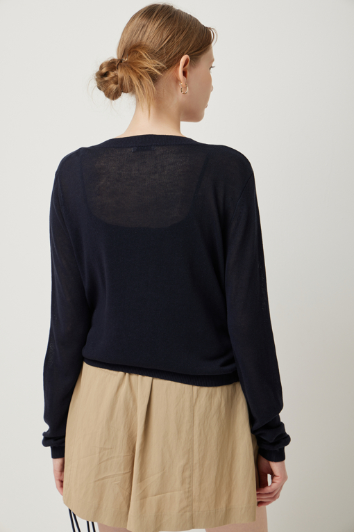 https://img.benettonmall.com/PARTS/KS/25F/SAKCE2541NY_MB_D4.jpg