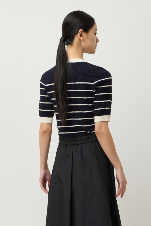 https://img.benettonmall.com/PARTS/KS/25F/SAKP09541DN_MB_D2.jpg