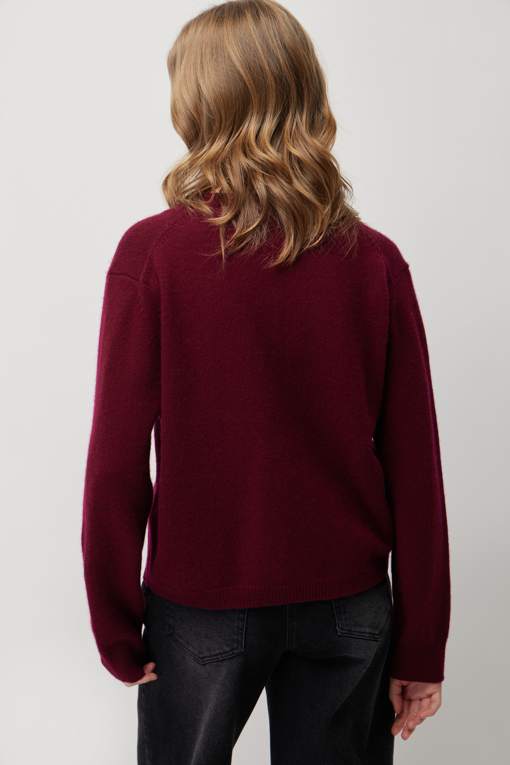 https://img.benettonmall.com/PARTS/KS/25F/SAKP35561WI_MB_D4.jpg
