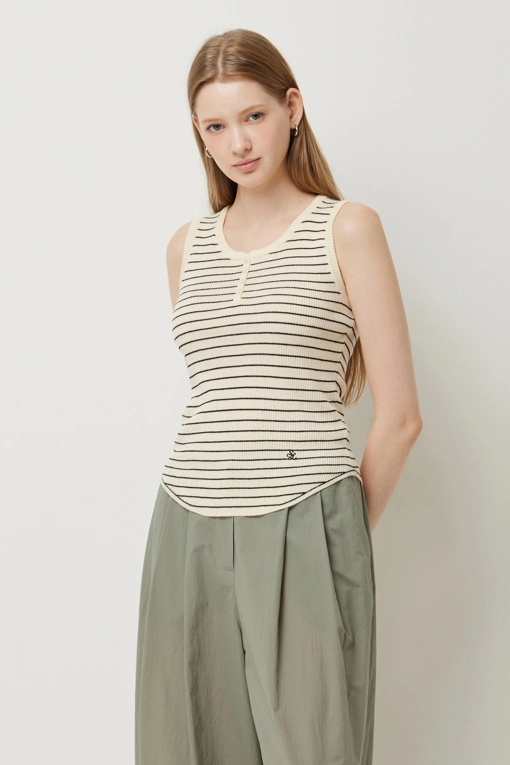 https://img.benettonmall.com/PARTS/KS/25F/SAKP70541BE_MB.jpg