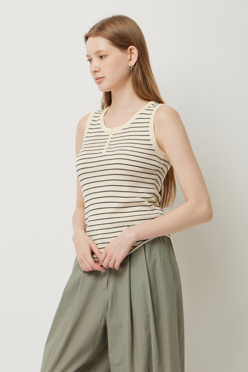 https://img.benettonmall.com/PARTS/KS/25F/SAKP70541BE_MB_D1.jpg