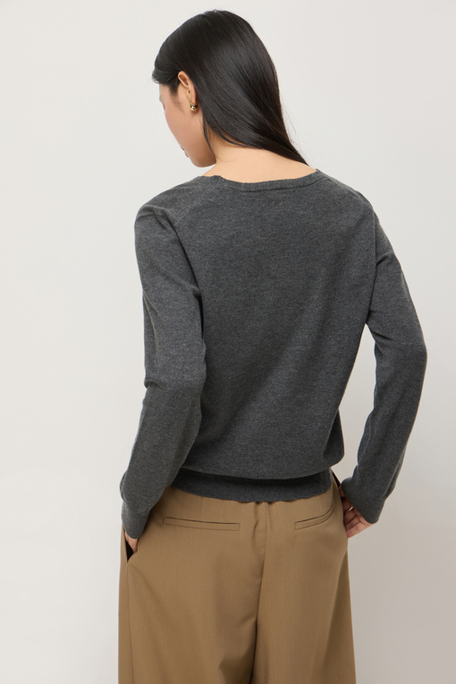 https://img.benettonmall.com/PARTS/KS/25F/SAKPE4561CG_MB_D4.jpg
