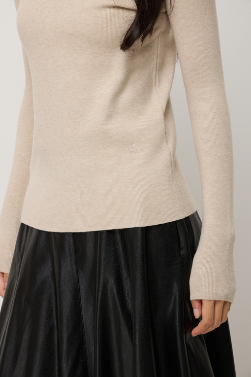 https://img.benettonmall.com/PARTS/KS/25F/SAKPE6561BE_MB_D4.jpg