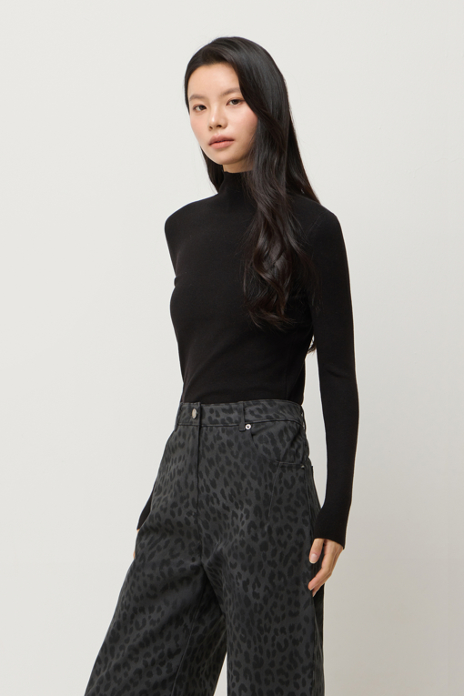 https://img.benettonmall.com/PARTS/KS/25F/SAKPE6561BK_MB_D1.jpg