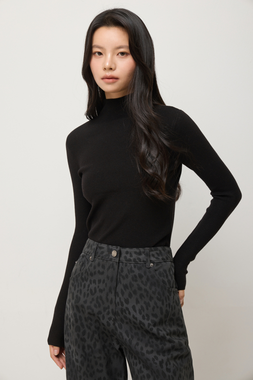 https://img.benettonmall.com/PARTS/KS/25F/SAKPE6561BK_MB_D3.jpg
