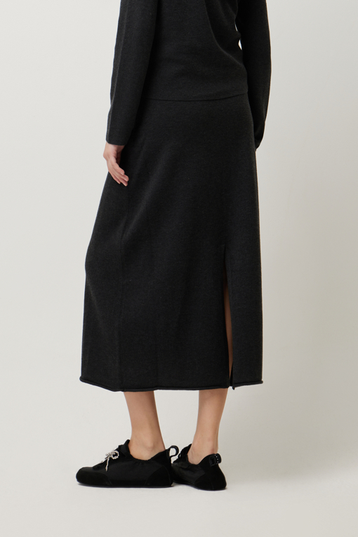 https://img.benettonmall.com/PARTS/KS/25F/SAKSE1561CG_MB_D2.jpg