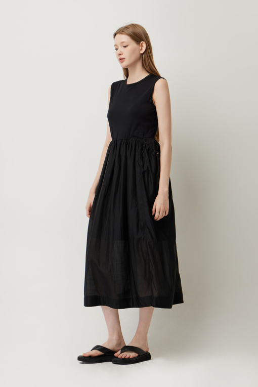 https://img.benettonmall.com/PARTS/KS/25F/SAOPE2541BK_MB_D1.jpg